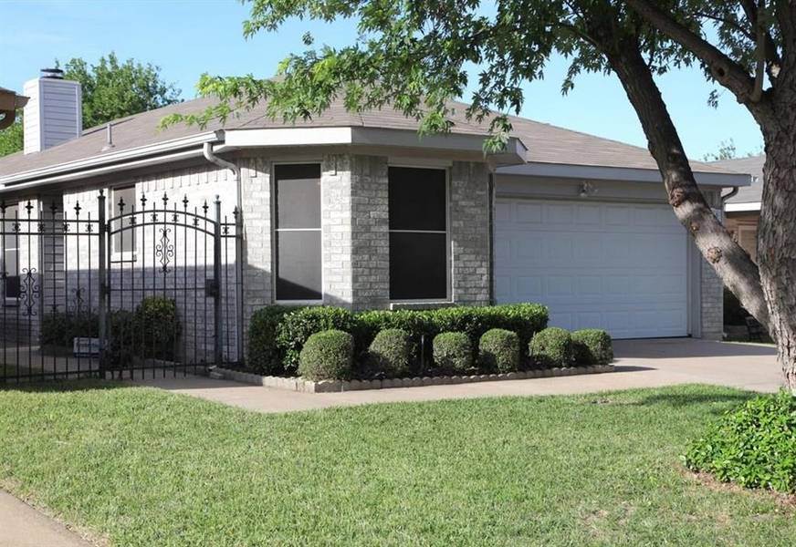 2510 Whitehurst Drive, Fort Worth, TX 76133