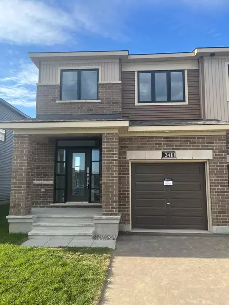 241 Elsie Macgill WALK, Ottawa, ON K2W 0L4