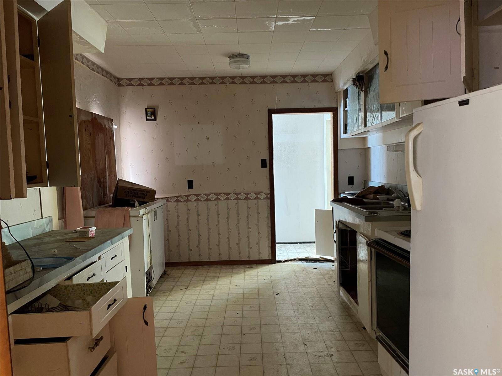 Makwa, SK S0M 1N0,108 Church AVENUE