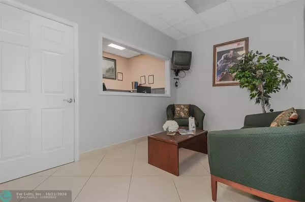 Coral Springs, FL 33067,7301 Wiles Rd  #205