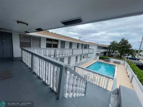 315 SW 15th St  #8, Pompano Beach, FL 33060