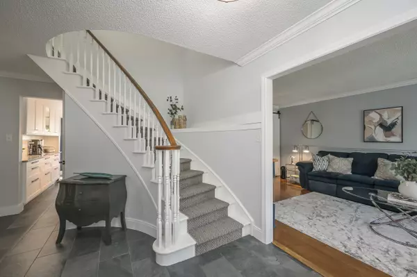 London, ON N6H 4X5,71 Laurel CRES