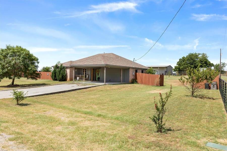 112 Pleasant Run, Azle, TX 76020