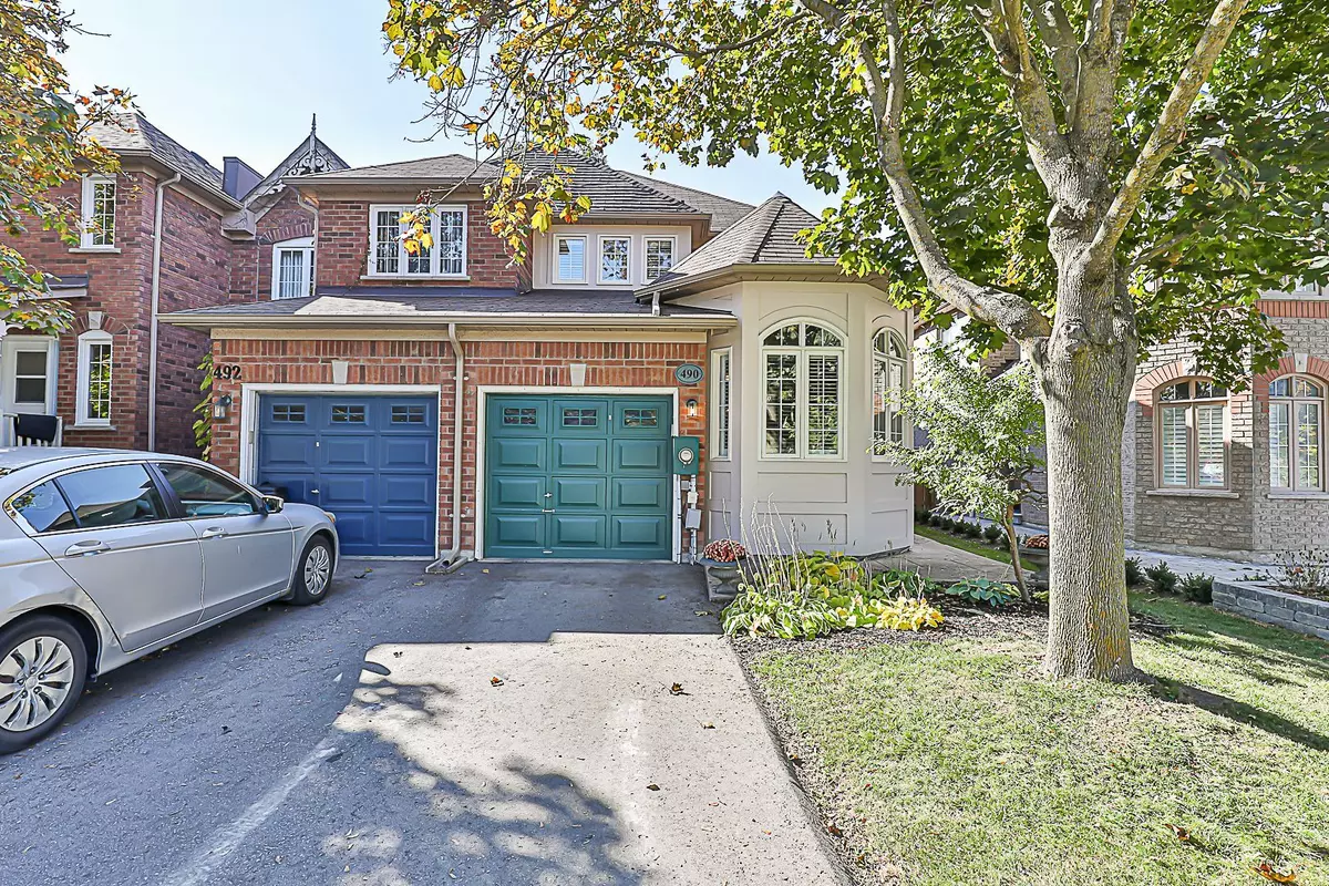 Newmarket, ON L3X 2E5,490 Bartholomew DR