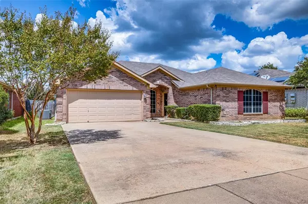 1808 Saint Nevis Drive, Mansfield, TX 76063