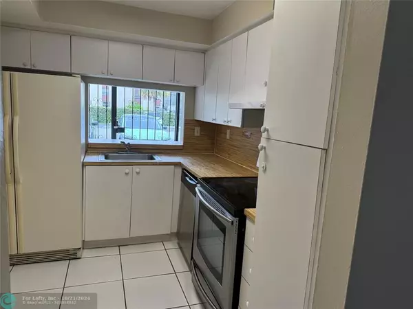 Miami, FL 33174,9440 W Flagler St  #113