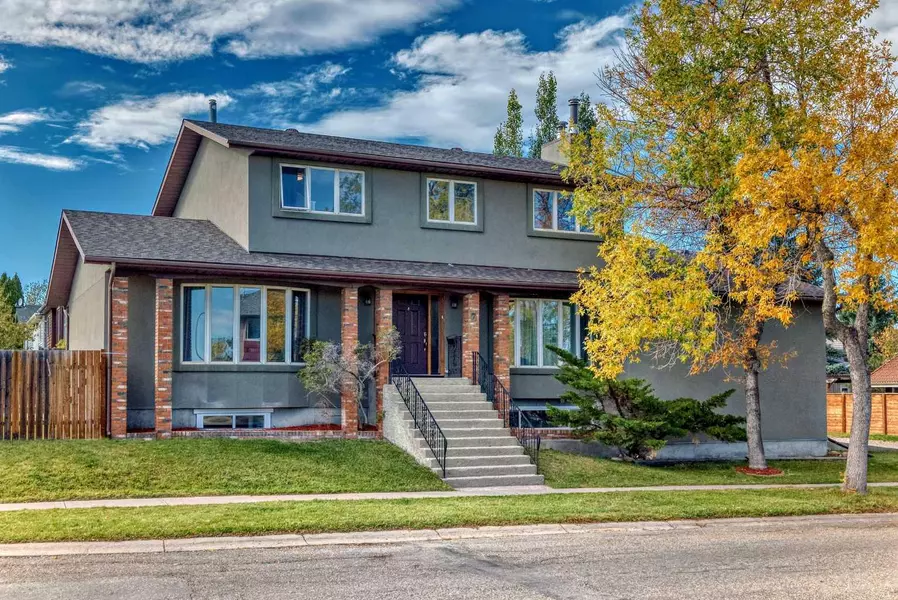 7 Berkshire RD Northwest, Calgary, AB T3K2A1