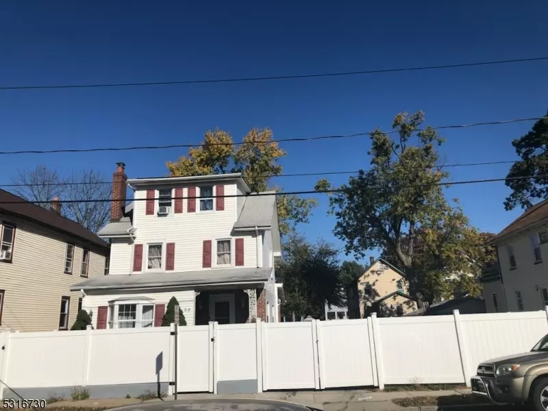 Roselle Boro, NJ 07203,319 White St