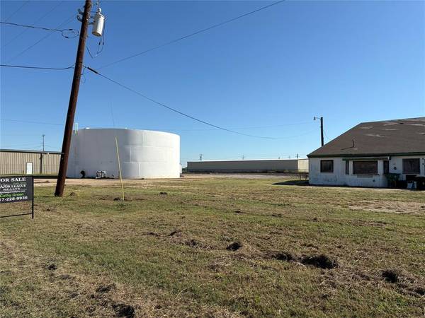 Sanger, TX 76266,101 N 1st Street