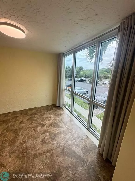 Coral Springs, FL 33065,10762 La Placida Dr  #205