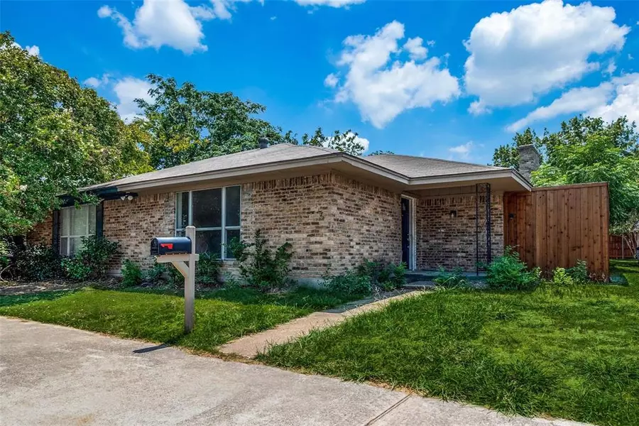 3174 Royal Lane, Dallas, TX 75229