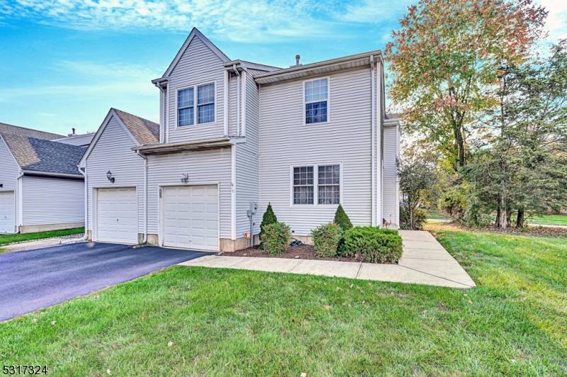 16 Munsee Trl, Branchburg Twp., NJ 08876