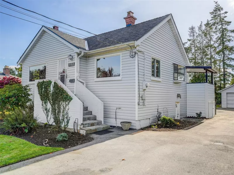 1153 Bewdley Ave, Esquimalt, BC V9A 5N2