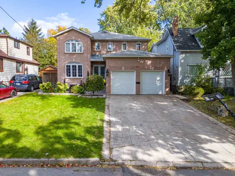 21 St Quentin AVE, Toronto E08, ON M1M 2M7