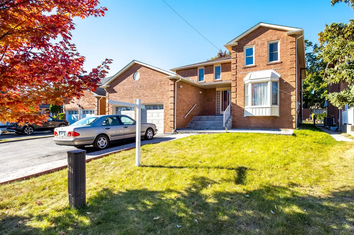 Pickering, ON L1V 6A8,519 Sundown CRES