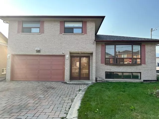 Bradford West Gwillimbury, ON L3Z 2B1,50 Back ST