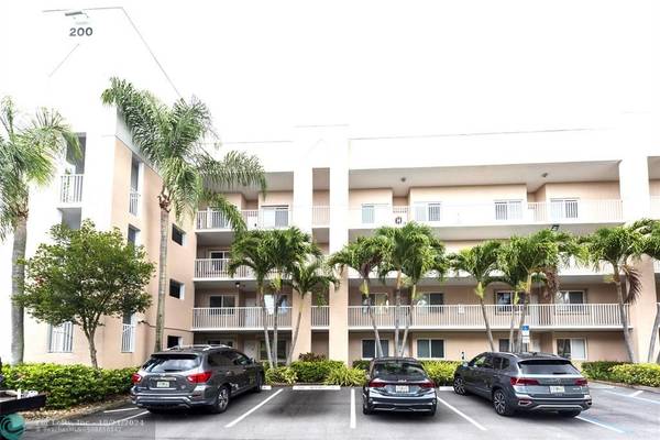 Sunrise, FL 33322,2541 N Nob Hill Rd  #202