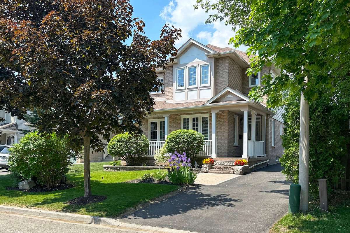 Whitby, ON L1R 2N8,8 Bedell CRES N