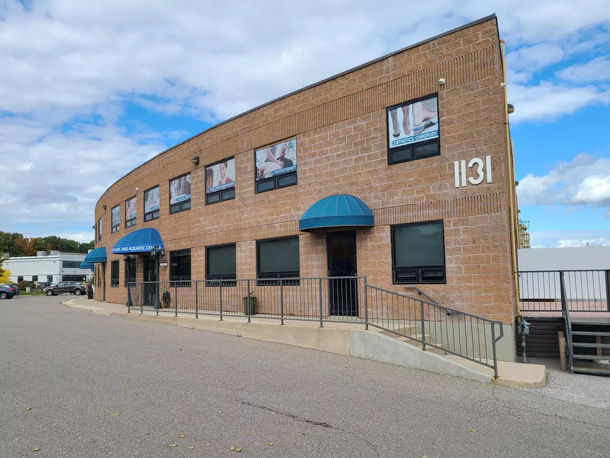 Oakville, ON L6H 4M1,1131 Invicta DR #Unit 1