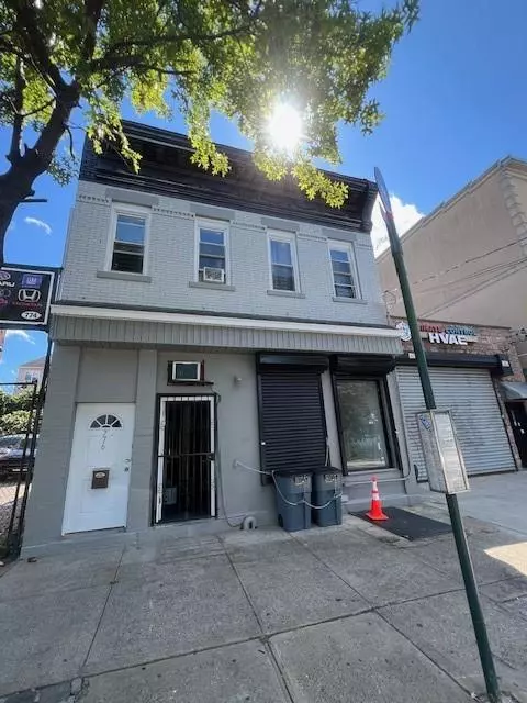 776 Richmond TER, Staten  Island, NY 10301