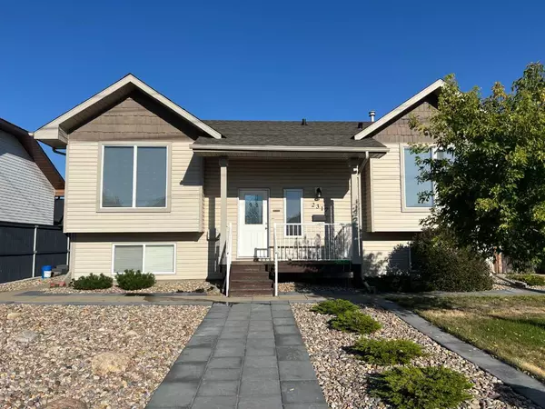 2317 11 AVE Northeast, Medicine Hat, AB T1C2B7