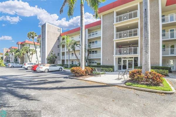 Lighthouse Point, FL 33064,3000 NE 48th Ct  #302