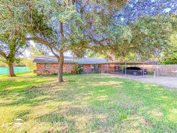 403 Hamilton Street, Winters, TX 79567