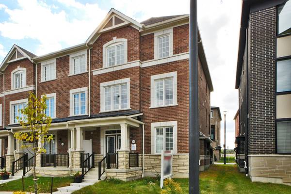 3360 Thunderbird Promenade,  Pickering,  ON L0H 1J0