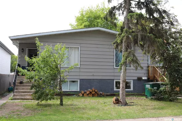 327 S AVENUE S, Saskatoon, SK S7M 3A1