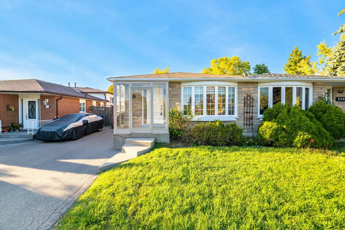 Mississauga, ON L5C 1J9,774 Consort CRES