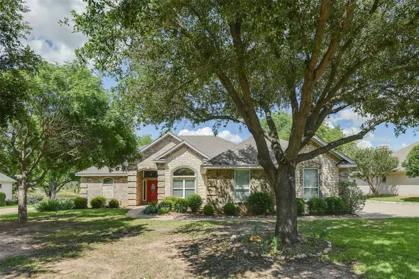 9315 Ravenswood Road, Granbury, TX 76049