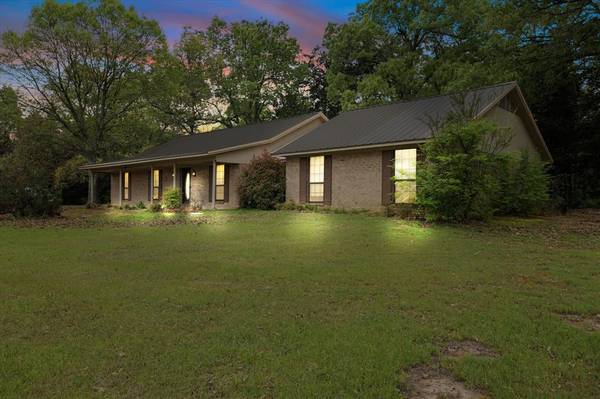 2827 11ac County Road 33800, Paris, TX 75460