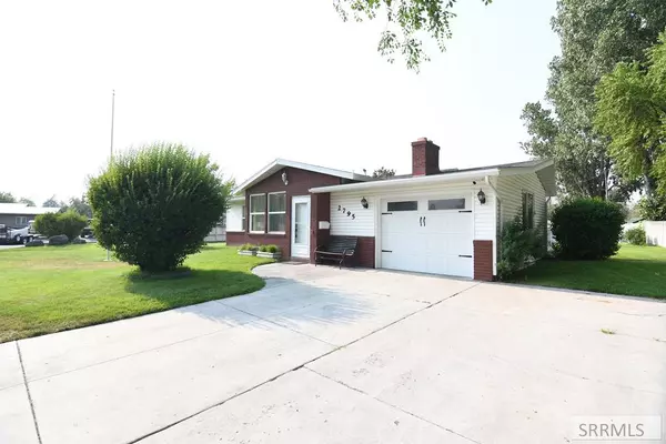 2795 Salmon Street, Ammon, ID 83406