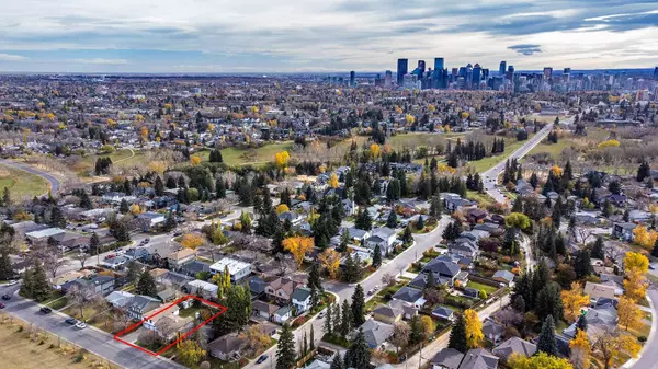 Calgary, AB T2K 0B2,1027 32 AVE Northwest