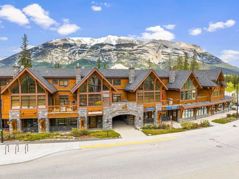 75 Dyrgas Gate #211, Canmore, AB T1W 0A6