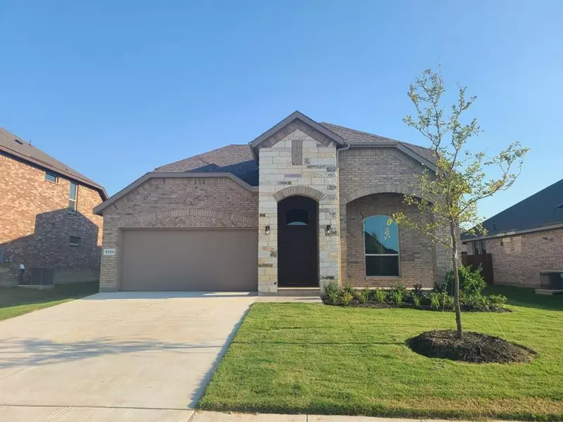 5224 CRYSTAL LAKE Avenue, Krum, TX 76249