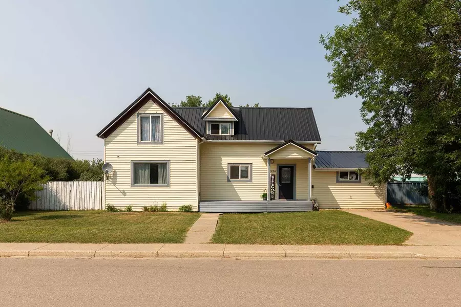 4936 50 AVE, Stavely, AB T0L 1Z0