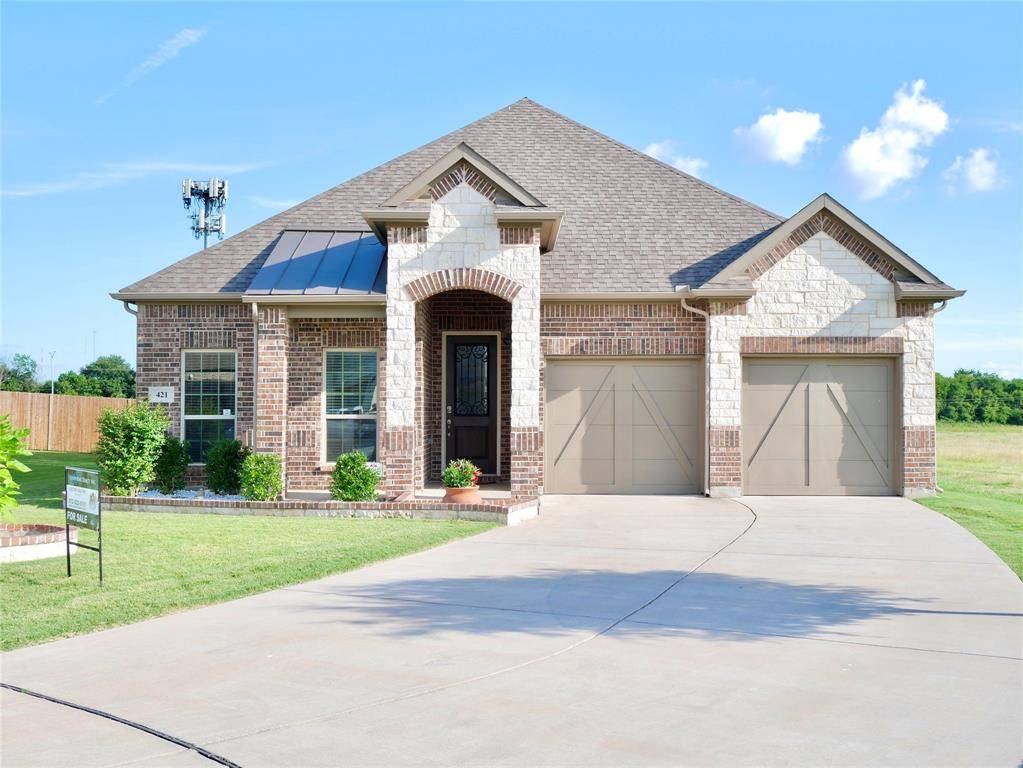 421 Burberry Drive, Grand Prairie, TX 75052