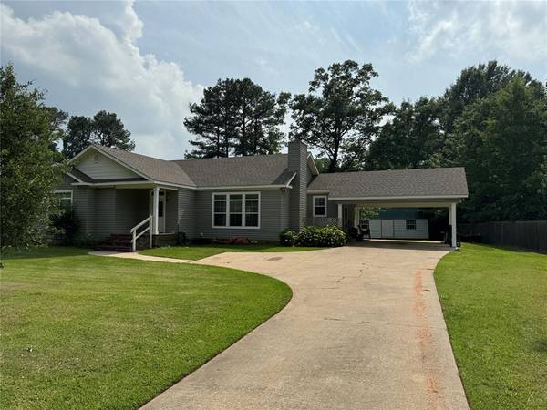 135 S Lakeshore Drive, Benton, LA 71006