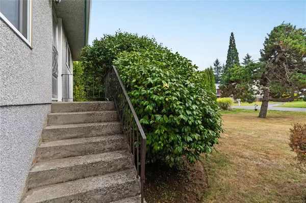 Central Saanich, BC V8M 1G7,1214 Marchant Rd