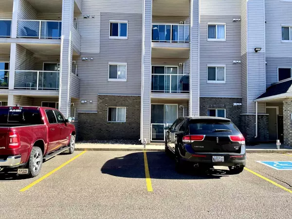 Medicine Hat, AB T1C 4X2,1616 Saamis DR NW #114