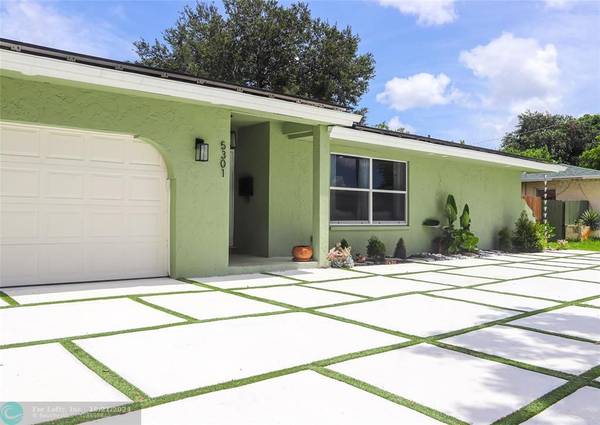 Plantation, FL 33317,5301 SW 8th Ct