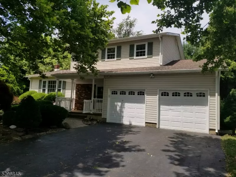 10 Strassberg Ct, Hamilton Twp., NJ 08690