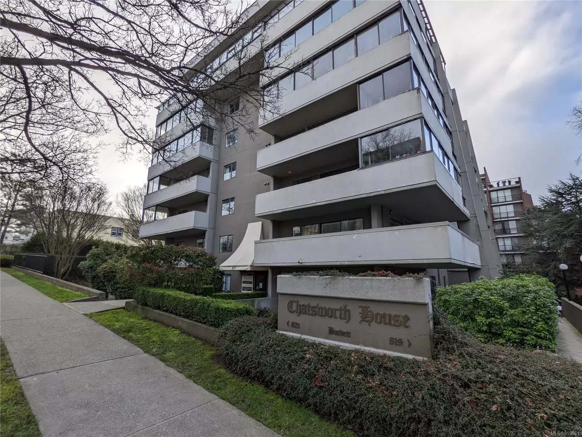 Victoria, BC V8W 1B3,821 Burdett Ave #301