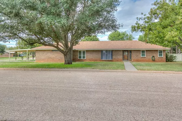 324 Cumbie St, Bronte, TX 76933