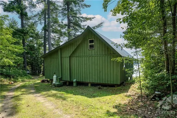 404 HORNE LAKE RD, Lanark Highlands, ON K0G 1K0