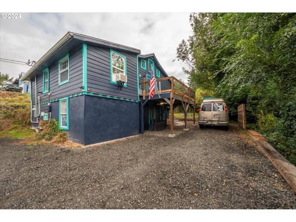 Myrtle Point, OR 97458,643 B ST