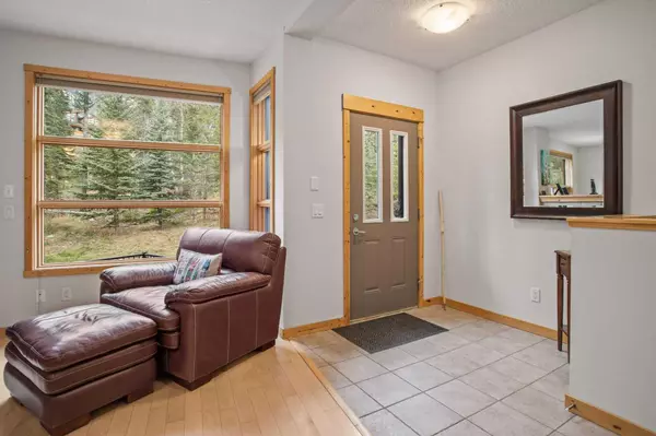 Canmore, AB T1W 3M7,80 Dyrgas Gate #511