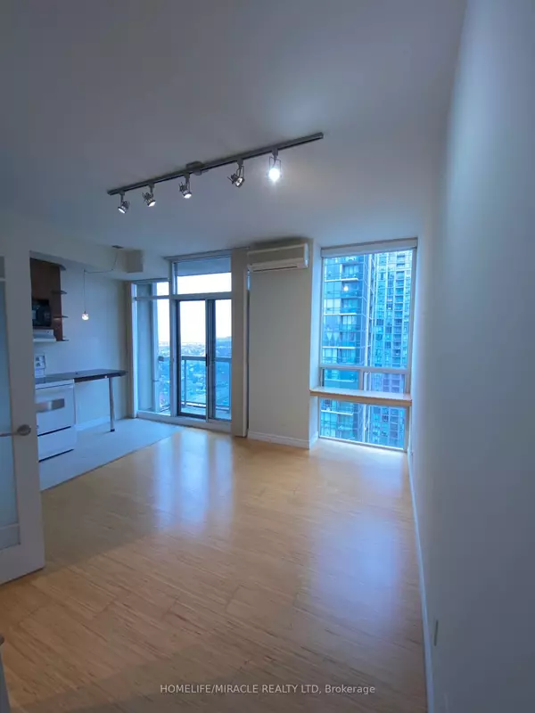 Mississauga, ON L5B 0B9,3504 Hurontario ST #2906