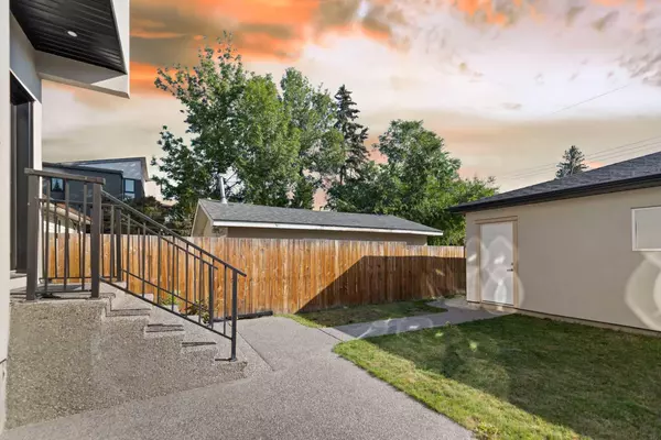 Calgary, AB T3E 3M6,3326 42 ST SW